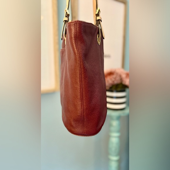 MICHAEL KORS JET SET BURGUNDY LEATHER TOTE - Picture 4 of 12